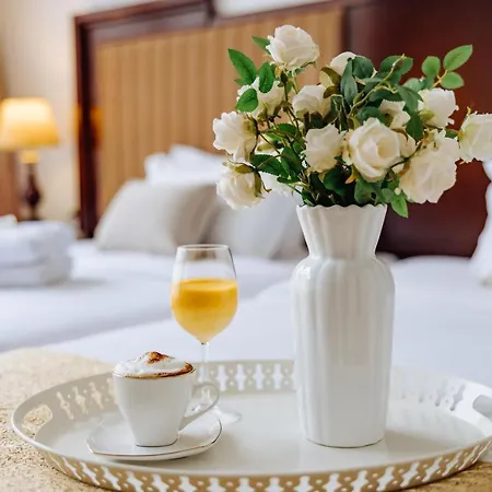 Garni Planeta Hotel 4*