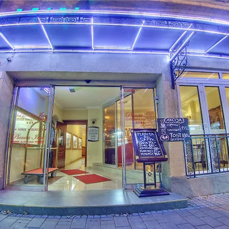 Hotel Garni Planeta 4*